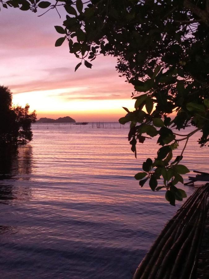 Cabrera Guest House Exgreen Bamboo Guimaras Nueva Valencia ภายนอก รูปภาพ